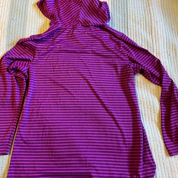 Eddie Bauer Large pullover top dri fit - Picture 3 of 3